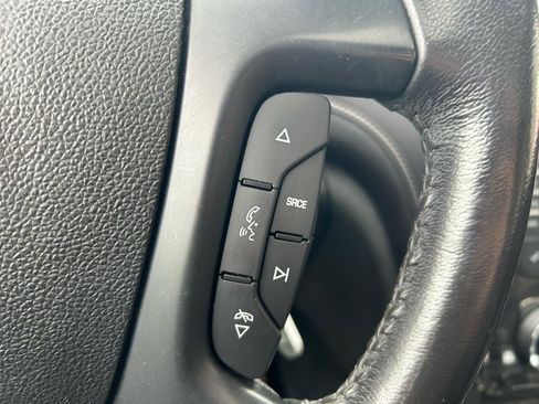 Used 2013 Buick Enclave Premium image 22