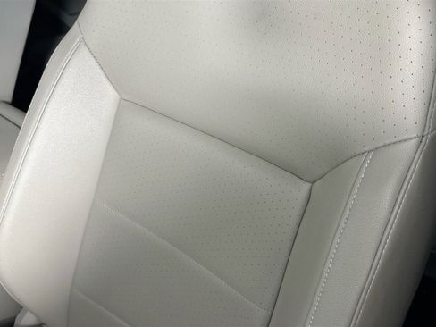 Used 2023 Volkswagen Atlas SE image 18