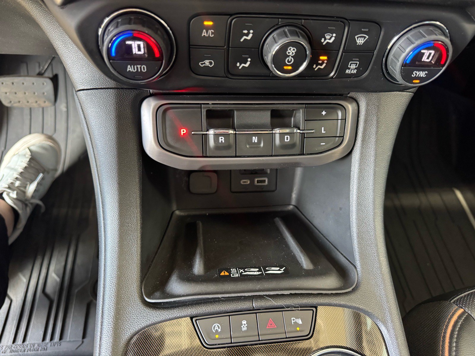 Used 2021 GMC Acadia AT4 w/ Preferred Package AWD/4WD image 25