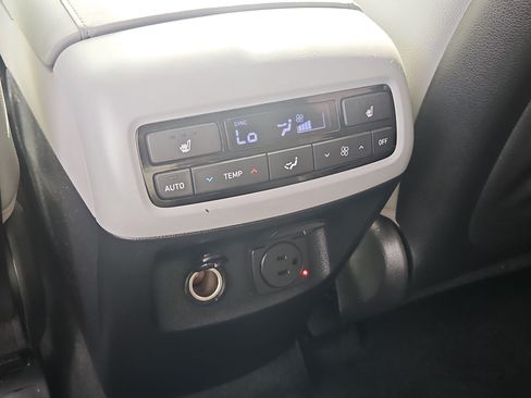 Used 2022 Hyundai Palisade SEL w/ Premium Package FWD image 24