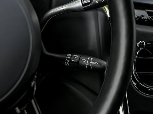 Used 2022 Rolls-Royce Cullinan w/ Dark Exterior Package image 32