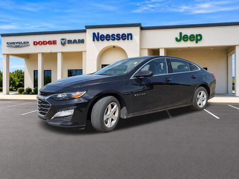 Used 2024 Chevrolet Malibu LT FWD image 3