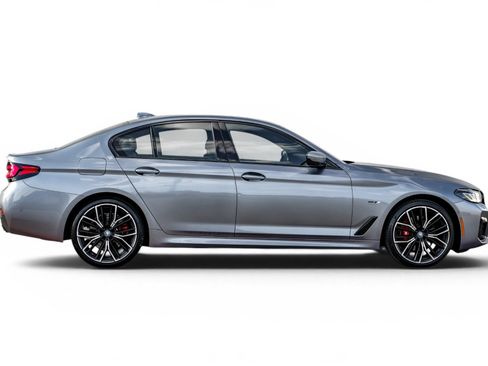 Used 2022 BMW 530e w/ M Sport Package RWD image 7