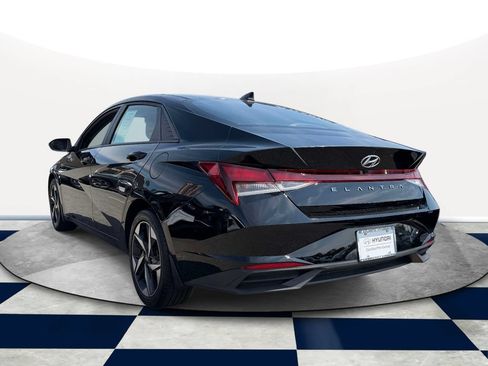 Certified 2023 Hyundai Elantra SEL w/ Convenience Package FWD image 4