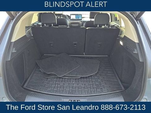Used 2023 Lincoln Corsair Reserve w/ Equipment Group 202A FWD image 12