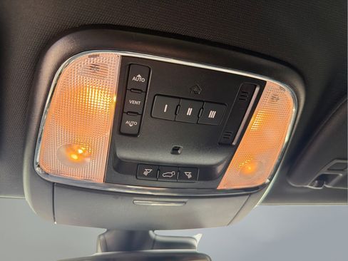 Used 2021 Jeep Grand Cherokee Laredo X RWD image 20