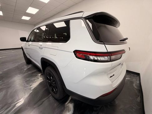 New 2026 Jeep Grand Cherokee L 4WD image 22