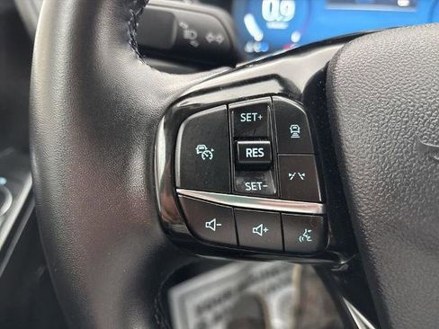 Used 2025 Ford Escape Platinum AWD/4WD image 19