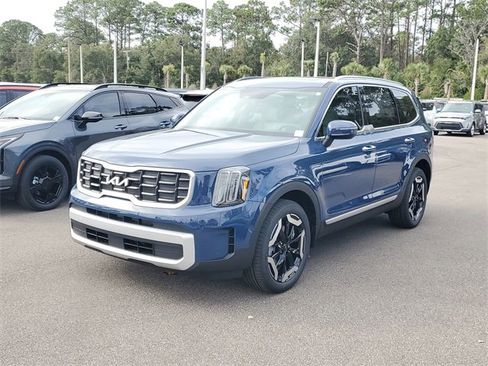 New 2025 Kia Telluride S image 3