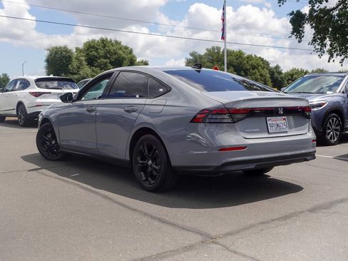 Used 2025 Honda Accord SE image 9