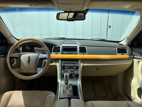 Used 2011 Lincoln MKS FWD image 23
