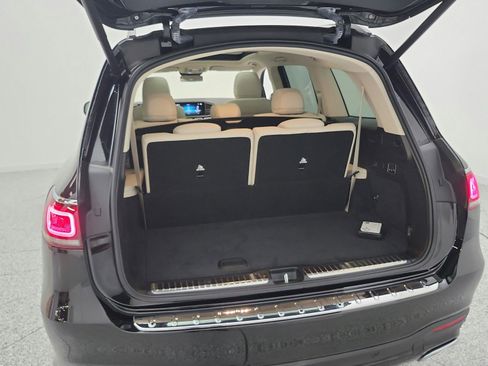 Used 2023 Mercedes-Benz GLS 450 4MATIC image 37