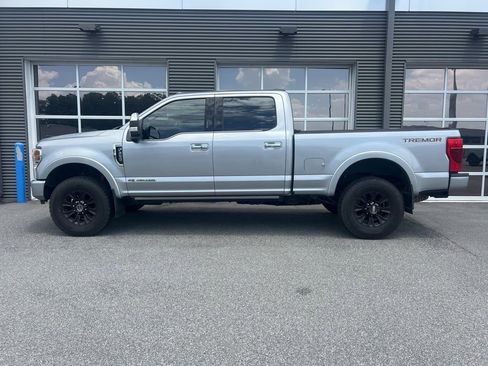 Used 2020 Ford F250 Platinum w/ Tremor Off-Road Package AWD/4WD image 2