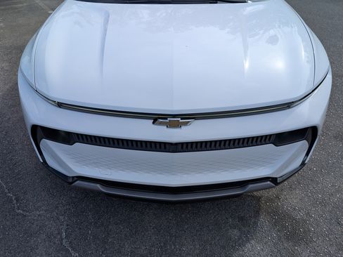 Used 2024 Chevrolet Equinox EV LT image 12