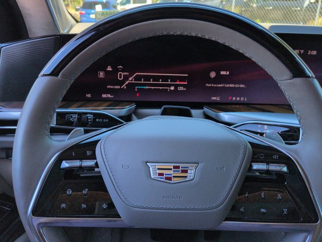 Used 2026 Cadillac Escalade ESV Platinum Sport w/ LPO, ONYX Package AWD/4WD image 35