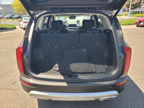 Used 2022 Kia Telluride EX w/ EX Premium Package FWD image 11