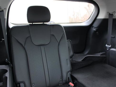 Used 2023 Kia Sorento SX image 16