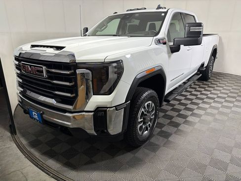 Used 2024 GMC Sierra 3500 SLE w/ SLE Convenience Package AWD/4WD image 4