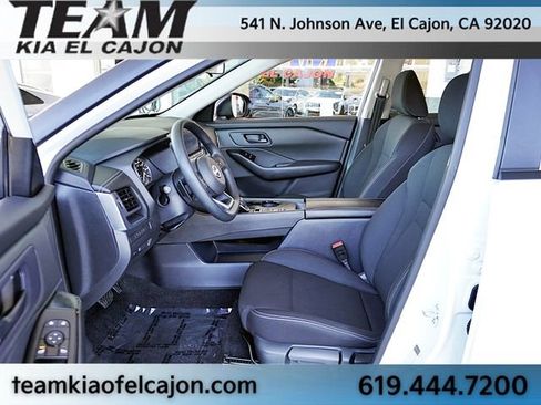 Used 2024 Nissan Rogue S FWD image 14
