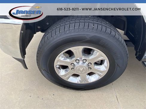 Used 2024 RAM 2500 Big Horn image 32