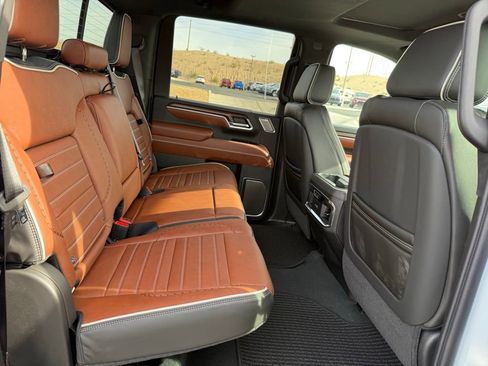 New 2026 GMC Sierra 2500 Denali Ultimate w/ Max Trailering Package image 17