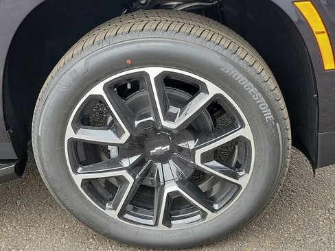 New 2026 Chevrolet Suburban RST w/ Advanced Technology Package AWD/4WD image 7
