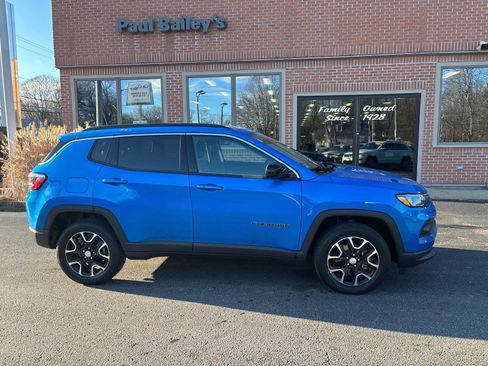 Used 2022 Jeep Compass Latitude w/ Sun and Sound Group image 32