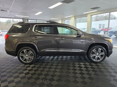 Used 2019 GMC Acadia Denali w/ Technology Package image 2