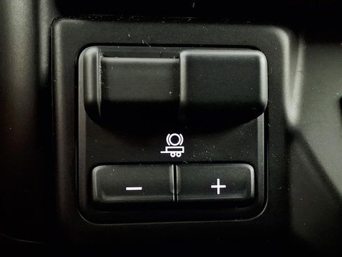 Used 2021 GMC Sierra 1500 SLT image 12