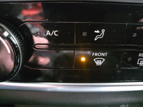 Used 2023 Nissan Rogue S image 25