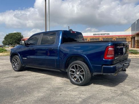 Used 2019 RAM 1500 Laramie AWD/4WD image 6