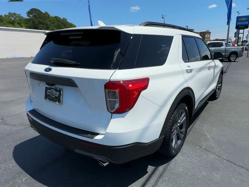 Used 2022 Ford Explorer XLT w/ Equipment Group 202A RWD image 8