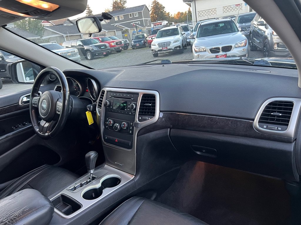 Used 2011 Jeep Grand Cherokee Laredo AWD/4WD image 18