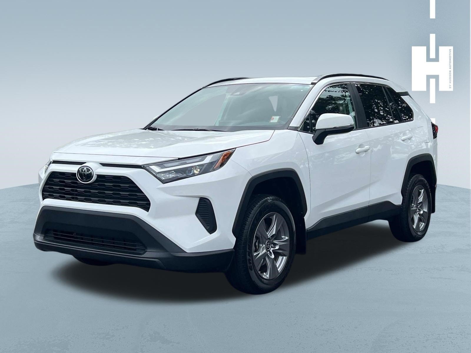 Used 2024 Toyota RAV4 XLE w/ Convenience Package FWD image 3