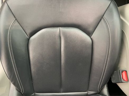 Used 2024 Chrysler Pacifica Touring-L FWD image 41