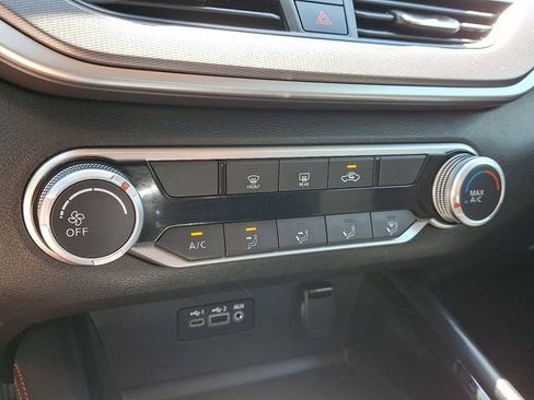Used 2023 Nissan Altima 2.5 SR FWD image 15