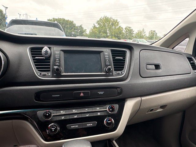 Used 2020 Kia Sedona LX FWD image 9