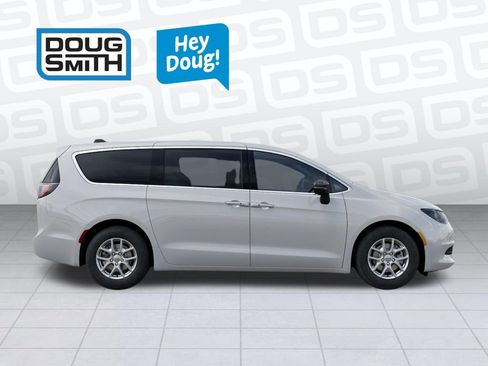 New 2026 Chrysler Voyager LX image 21