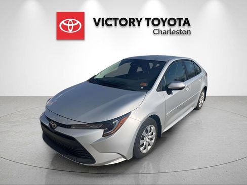 Used 2025 Toyota Corolla LE image 8