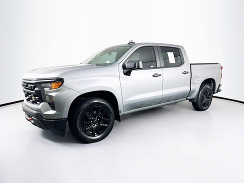 Used 2025 Chevrolet Silverado 1500 Custom image 3