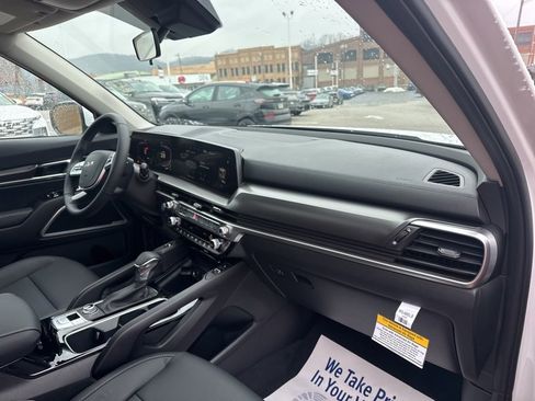 New 2025 Kia Telluride S image 17