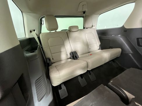 Used 2022 Lincoln Navigator Reserve image 15