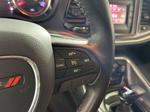 Used 2017 Dodge Challenger R/T image 29