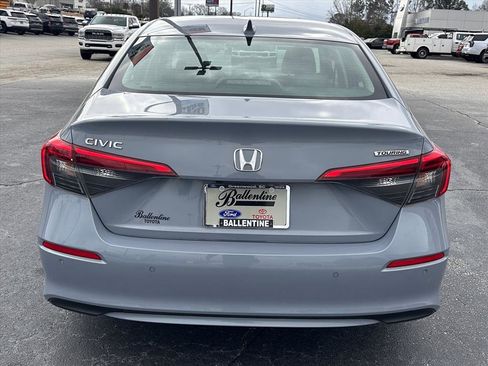 Used 2024 Honda Civic Touring image 4