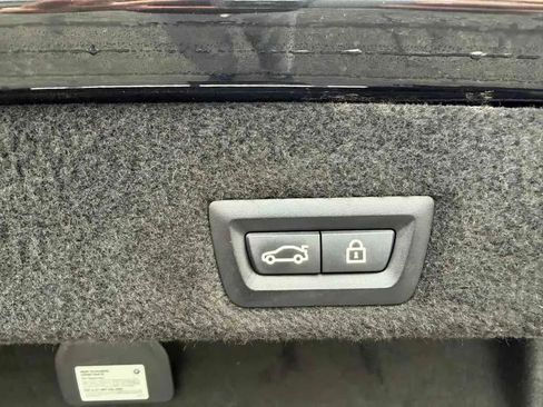 Used 2020 BMW 740i w/ M Sport Package RWD image 20