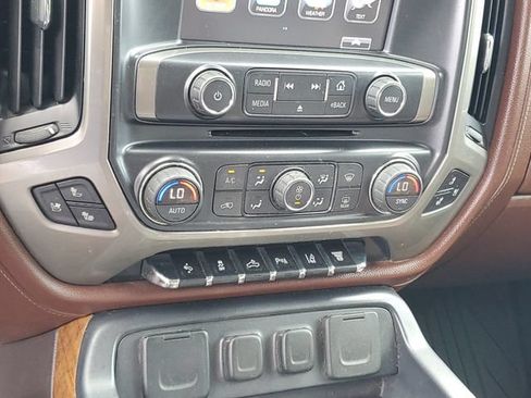 Used 2016 Chevrolet Silverado 2500 High Country w/ Duramax Plus Package AWD/4WD image 27