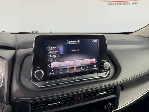 Used 2025 Nissan Rogue SV image 16