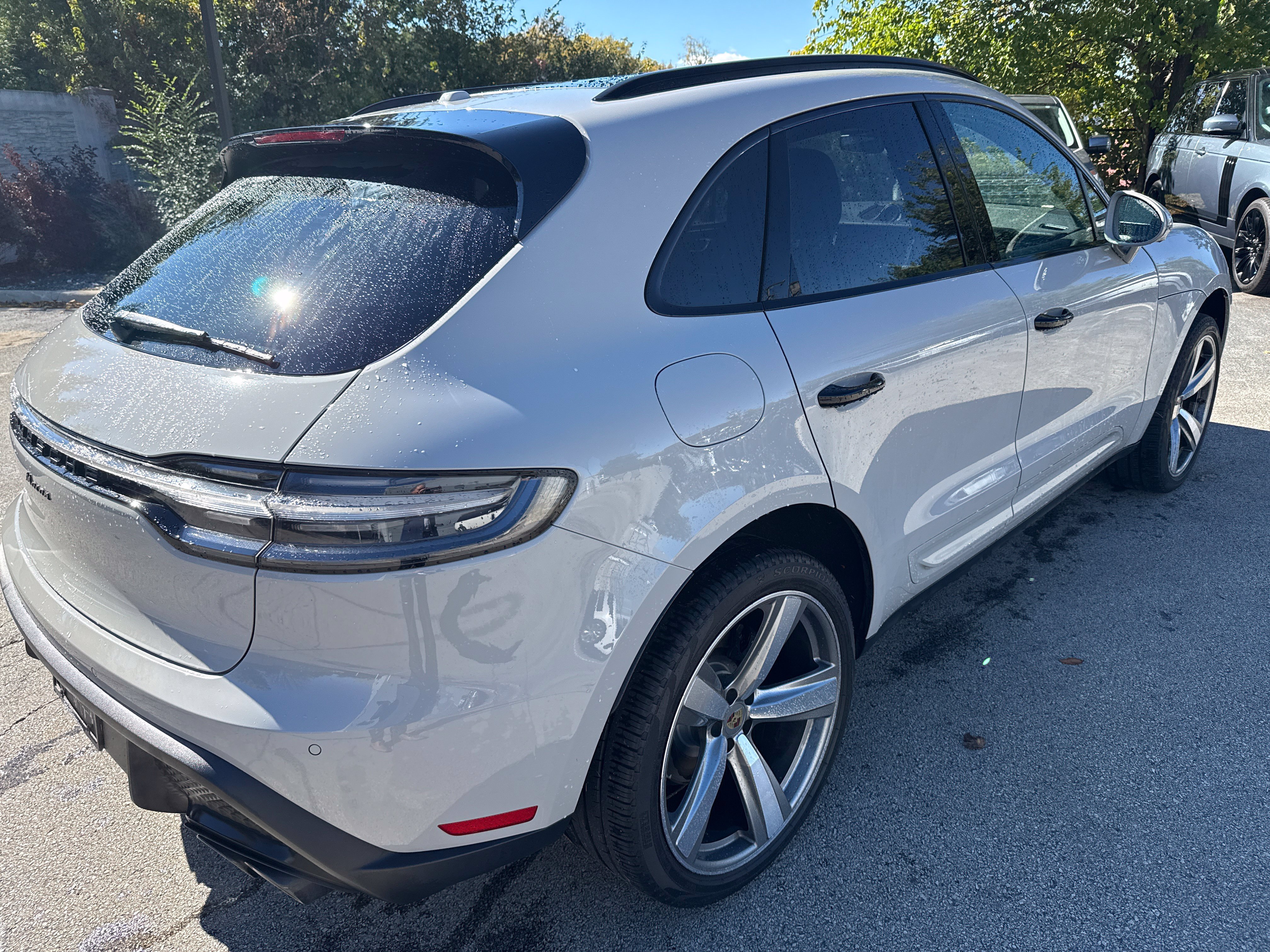 Used 2024 Porsche Macan AWD/4WD image 4