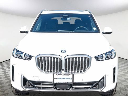 Used 2025 BMW X5 xDrive50e image 2