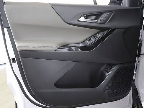 New 2026 Chevrolet Equinox LT w/ Convenience Package II image 12